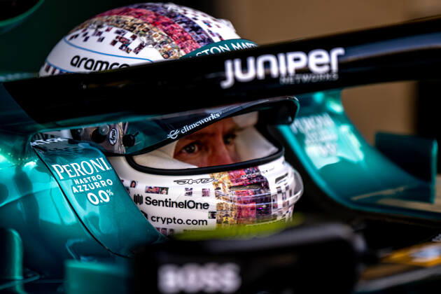 ABU DHABI, UNITED ARAB EMIRATES: Sebastian Vettel, racing for the Aston Martin F1 team during the 2022 Formula 1 Abu Dhabi Grand Prix at the Yas Marina Circuit in Abu Dhabi, United Arab Emirates.