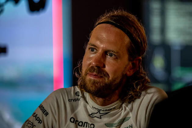 ABU DHABI, UNITED ARAB EMIRATES: Sebastian Vettel, racing for the Aston Martin F1 team during the 2022 Formula 1 Abu Dhabi Grand Prix at the Yas Marina Circuit in Abu Dhabi, United Arab Emirates.