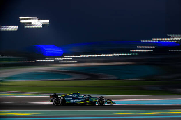 ABU DHABI, UNITED ARAB EMIRATES: Sebastian Vettel, racing for the Aston Martin F1 team during the 2022 Formula 1 Abu Dhabi Grand Prix at the Yas Marina Circuit in Abu Dhabi, United Arab Emirates.
