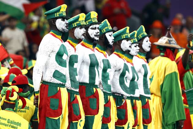 DOHA - Supporters of Senegal during the FIFA World Cup, WM, Weltmeisterschaft, Fussball Qatar 2022 group A match between Senegal and Netherlands at Al Thumama Stadium on November 21, 2022 in Doha, Qatar. ANP MAURICE VAN STONE FIFA World Cup Qatar 2022 2022 xVIxANPxSportx xxANPxIVx