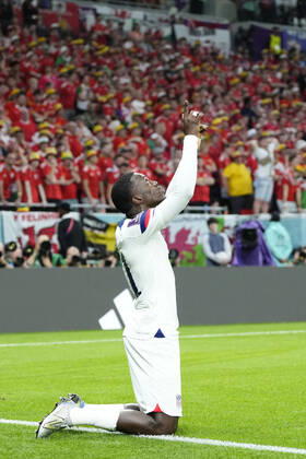 USA v Wales: Group B - FIFA World Cup, WM, Weltmeisterschaft, Fussball Qatar 2022 Timothy Weah Centre-Forward of USA and LOSC Lille celebrates after scoring his sides first goal during the FIFA World Cup Qatar 2022 Group B match between USA and Wales at Ahmad Bin Ali Stadium on November 21, 2022 in Doha, Qatar. Doha Qatar Copyright: xJosexBretonx originalFilename:breton-usavwale221121_npaQt