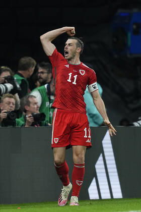 USA v Wales: Group B - FIFA World Cup, WM, Weltmeisterschaft, Fussball Qatar 2022 Gareth Bale Right Winger of Wales and Los Angeles FC in action during the FIFA World Cup Qatar 2022 Group B match between USA and Wales at Ahmad Bin Ali Stadium on November 21, 2022 in Doha, Qatar. Doha Qatar Copyright: xJosexBretonx originalFilename:breton-usavwale221121_npBqp