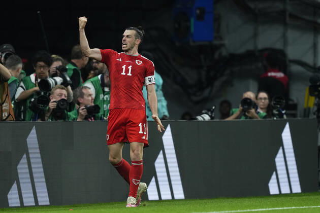 USA v Wales: Group B - FIFA World Cup, WM, Weltmeisterschaft, Fussball Qatar 2022 Gareth Bale Right Winger of Wales and Los Angeles FC in action during the FIFA World Cup Qatar 2022 Group B match between USA and Wales at Ahmad Bin Ali Stadium on November 21, 2022 in Doha, Qatar. Doha Qatar Copyright: xJosexBretonx originalFilename:breton-usavwale221121_nprNZ