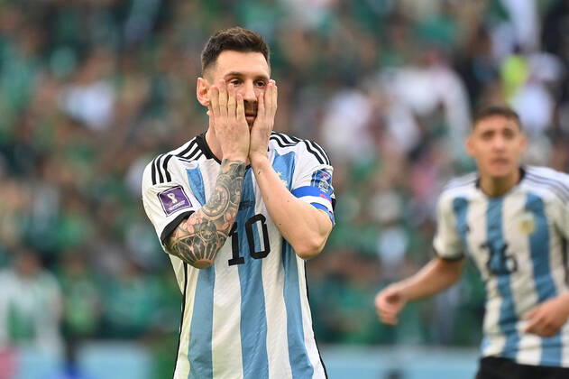 Lionel MESSI (ARG), Enttaeuschung,Frust, enttaeuscht,frustriert,niedergeschlagen, Aktion,Einzelbild,angeschnittenes Einzelmotiv,Halbfigur,halbe Figur. Spiel 8,Gruppe C Argentinien (ARG) - Saudi Arabien (KSA) 1-2 am 22.11.2022, Lussail Stadium. Fussball Weltmeisterschaft 20122 in Katar vom 20.11. - 18.12.2022