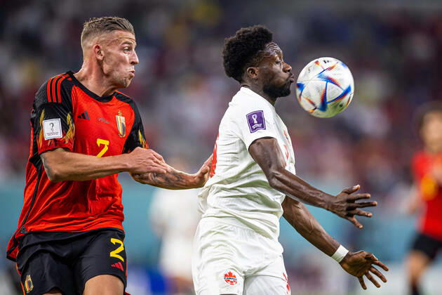 23.11.2022 DOHA, KATAR, AHMAD BIN ALI STADIUM, PILKA NOZNA MISTRZOSTWA SWIATA W PILCE NOZNEJ KATAR 2022 ( FIFA World Cup, WM, Weltmeisterschaft, Fussball QATAR 2022 ) MECZ BELGIA - KANADA GAME BELGIUM - CANADA NZ ALPHONSO DAVIS TOBY ALDERWEIRELD FOTO LUKASZ SKWIOT CYFRASPORT NEWSPIX.PL --- Newspix.pl 20221123CSLS187