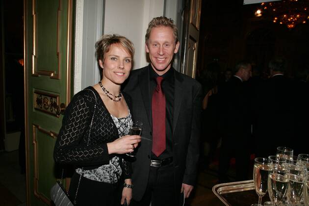 -- AFTONBLADET OUT -- STOCKHOLM 20051031 - F.d skidakaren Gunde Svan med hustrun Marie i vimlet pa OS-festen pa Grand hotel . STOCKHOLM SVERIGE x7108x