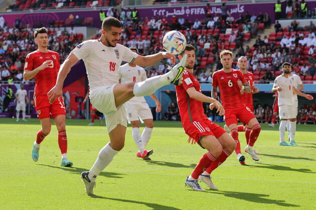 Wales v Iran 2022 FIFA World Cup, WM, Weltmeisterschaft, Fussball Majid Hosseini of Iran controls the ball during the 2022 FIFA World Cup Group B match at Ahmad Bin Ali Stadium, Al-Rayyan Content Not Available For UK Newspapers Copyright: xPaulxChestertonx FIL-17643-0067 UK Newspapers OUT