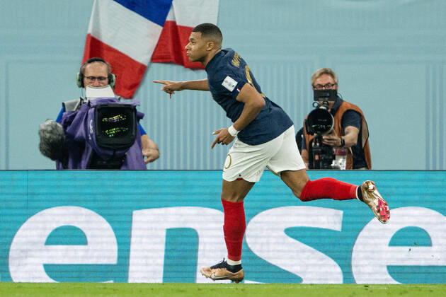 221126 Kylian Mbappe of France celebrates the 1-0 goal during the FIFA World Cup, WM, Weltmeisterschaft, Fussball 2022 football match between France and Denmark on November 26, 2022 in Doha. Photo: Joel Marklund BILDBYRAN kod JM JM0389 bbeng fotboll football soccer fotball vm fotbolls-vm fotball-vm fotbolls-vm 2022 fifa world cup 2022 frankrike france danmark denmark jubel Copyright: JOELxMARKLUND BB221126JM047