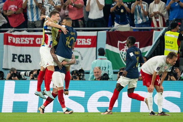 221126 Kylian Mbappe of France celebrates the 1-0 goal during the FIFA World Cup, WM, Weltmeisterschaft, Fussball 2022 football match between France and Denmark on November 26, 2022 in Doha. Photo: Joel Marklund BILDBYRAN kod JM JM0389 bbeng fotboll football soccer fotball vm fotbolls-vm fotball-vm fotbolls-vm 2022 fifa world cup 2022 frankrike france danmark denmark jubel Copyright: JOELxMARKLUND BB221126JM048