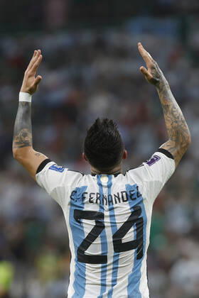 Enzo Fernandez of Argentina celebrates a goal during a FIFA World Cup, WM, Weltmeisterschaft, Fussball soccer match of the group phase between Argentina and Mexico at Lusail stadium in Lusail, Qatar 25 November 2022. World Cup 2022: Argentina vs. Mexico !ACHTUNG: NUR REDAKTIONELLE NUTZUNG!  Copyright: xJuanxIgnacioxRoncoronix GR6309 20221126-b4fd1ebdf18144523329cf3de8d53cb05ec9a516
