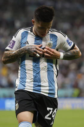 Enzo Fernandez of Argentina celebrates a goal during a FIFA World Cup, WM, Weltmeisterschaft, Fussball soccer match of the group phase between Argentina and Mexico at Lusail stadium in Lusail, Qatar 25 November 2022. World Cup 2022: Argentina vs. Mexico !ACHTUNG: NUR REDAKTIONELLE NUTZUNG!  Copyright: xJuanxIgnacioxRoncoronix GR6291 20221126-11ba8425f3ea58c607b82a8e7b5ee42f58dac51a