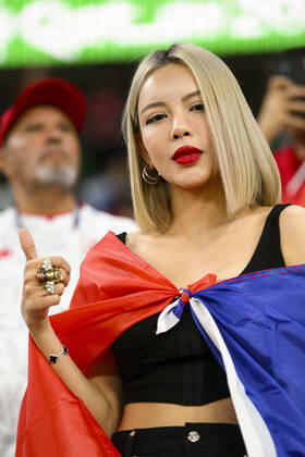 Supporters de l Equipe de France - Ambiance - sexy FOOTBALL : Tunisie vs France - Groupe D - coupe du Monde Qatar 2022 - 30 11 2022 JBAutissier Panoramic