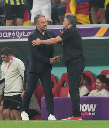 QAT, WM FIFA 2022, Group E, Costa Rica vs Deutschland 01.12.2022, Al Bayt Stadium, Doha, QAT, WM FIFA 2022, Group E, Costa Rica vs Deutschland, im Bild Germany s head coach Hans-Dieter Flick , Costa Rica s Colombian coach Luis Suarez .