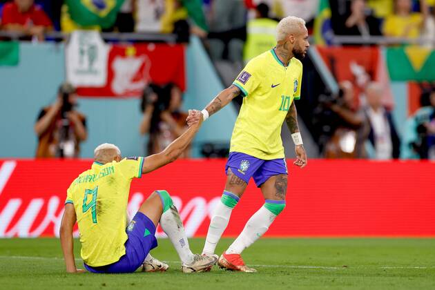 DOHA, 05-12-2022, Stadium , World Cup 2022 in Qatar , Round of 16, game between Brazil and South Korea, Brazil players Neymar and Richarlison Brazil - South Korea  x19453198x Copyright: