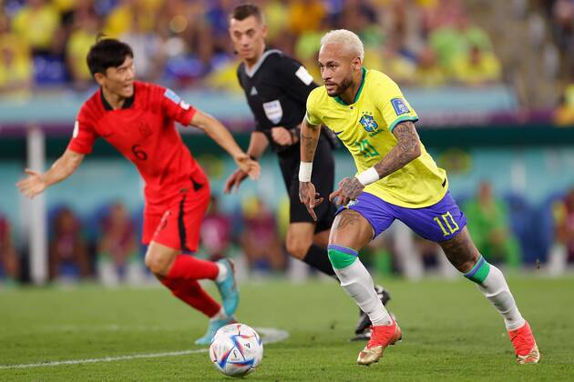 DOHA, 05-12-2022, Stadium , World Cup 2022 in Qatar , Round of 16, game between Brazil and South Korea, Brazil player Neymar Brazil - South Korea  x19453249x Copyright: