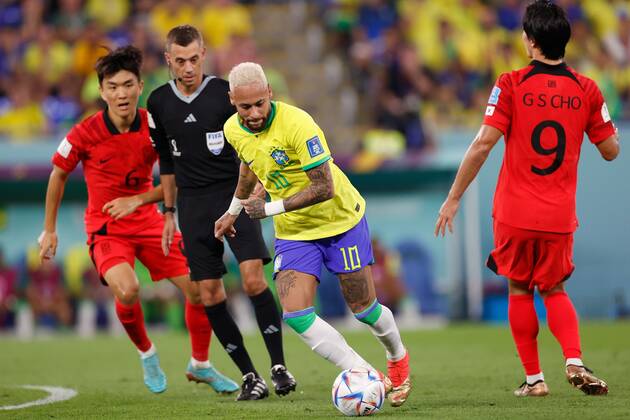DOHA, 05-12-2022, Stadium , World Cup 2022 in Qatar , Round of 16, game between Brazil and South Korea, Brazil player Neymar Brazil - South Korea  x19453262x Copyright: