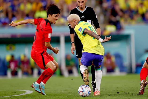 DOHA, 05-12-2022, Stadium , World Cup 2022 in Qatar , Round of 16, game between Brazil and South Korea, Brazil player Neymar Brazil - South Korea  x19453266x Copyright: