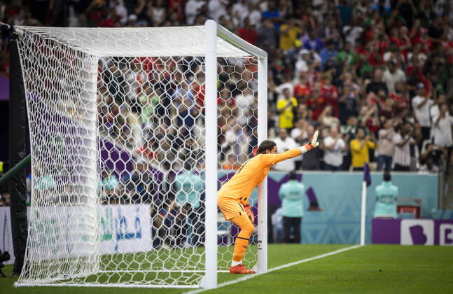 Doha, Qatar. 6th Dec, 2022. Torwart Yann Sommer (Schweiz) Portugal - Switzerland Portugal - Schweiz World Cup 2022 in Qatar 06.12.2022 Credit: Moritz Müller