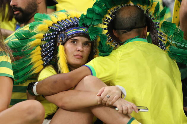Croatia v Brazil : FIFA World Cup, WM, Weltmeisterschaft, Fussball 9 December 2022, Doha - FIFA World Cup Qatar 2022 - Quarter-Finals - Croatia v Brazil - Brazil fans look dejected - Photo: Charlotte Wilson Offside. Doha Qatar Copyright: xCharlottexWilsonx xOffsidexOffside
