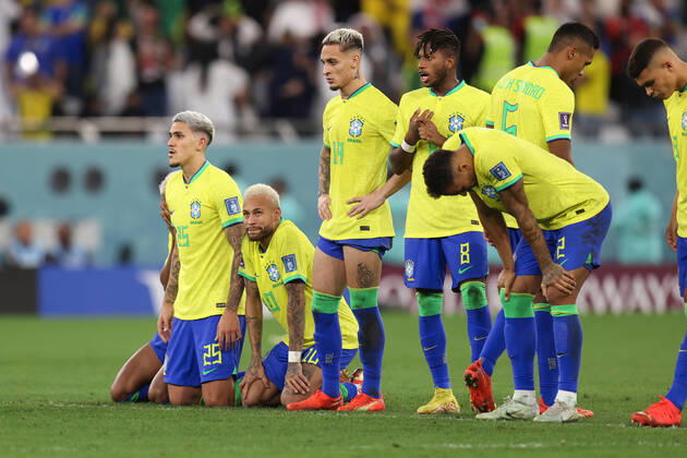 Croatia v Brazil : FIFA World Cup, WM, Weltmeisterschaft, Fussball 9 December 2022, Doha - FIFA World Cup Qatar 2022 - Quarter-Finals - Croatia v Brazil - Neymar of Brazil looks dejected after the penalty shoot out - Photo: Charlotte Wilson Offside. Doha Qatar Copyright: xCharlottexWilsonx xOffsidexOffside