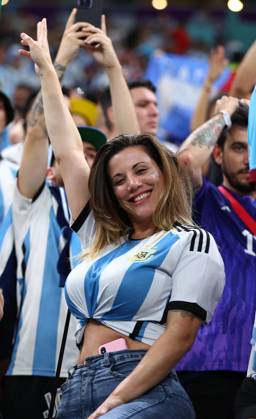 Doha, Qatar, 9th December 2022. Argentina fans during the FIFA World Cup, WM, Weltmeisterschaft, Fussball 2022 match at Lusail Stadium, Doha. Picture credit should read: David Klein Sportimage EDITORIAL USE ONLY. No use with unauthorised audio, video, data, fixture lists, club league logos or live services. Online in-match use limited to 120 images, no video emulation. No use in betting, games or single club league player publications. SPI-2091-0018