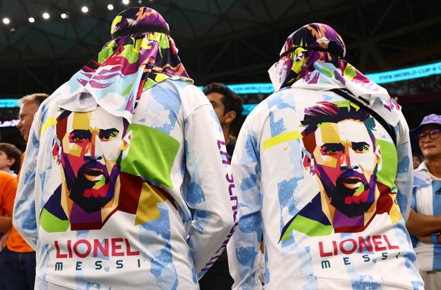 Doha, Qatar, 9th December 2022. Argentina fans during the FIFA World Cup, WM, Weltmeisterschaft, Fussball 2022 match at Lusail Stadium, Doha. Picture credit should read: David Klein Sportimage EDITORIAL USE ONLY. No use with unauthorised audio, video, data, fixture lists, club league logos or live services. Online in-match use limited to 120 images, no video emulation. No use in betting, games or single club league player publications. SPI-2091-0022