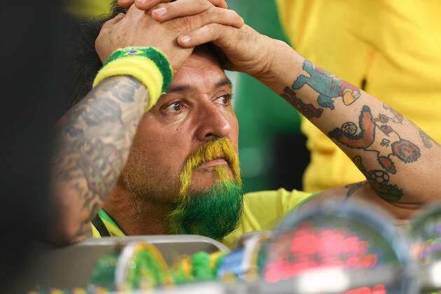 Croatia v Brazil : FIFA World Cup, WM, Weltmeisterschaft, Fussball 9 December 2022, Doha - FIFA World Cup Qatar 2022 - Quarter-Finals - Croatia v Brazil - Brazil fans look dejected - Photo: Charlotte Wilson Offside. Doha Qatar Copyright: xCharlottexWilsonx xOffsidexOffside