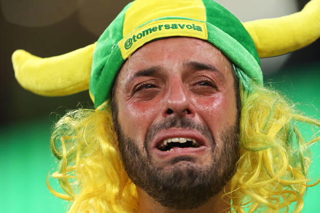 Croatia v Brazil : FIFA World Cup, WM, Weltmeisterschaft, Fussball 9 December 2022, Doha - FIFA World Cup Qatar 2022 - Quarter-Finals - Croatia v Brazil - Brazil fans look dejected - Photo: Charlotte Wilson Offside. Doha Qatar Copyright: xCharlottexWilsonx xOffsidexOffside
