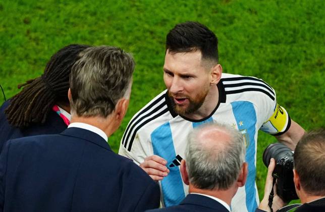 Mandatory Credit: Photo by Javier Garcia Shutterstock (13655758fv) Lionel Messi of Argentina exchanges words with Manager Louis van Gaal of the Netherlands after the match Netherlands v Argentina, FIFA World Cup, WM, Weltmeisterschaft, Fussball 2022, Quarter Final, Football, Lusail Stadium, Al Daayen, Qatar - 09 Dec 2022 Editorial Use Only Netherlands v Argentina, FIFA World Cup 2022, Quarter Final, Football, Lusail Stadium, Al Daayen, Qatar - 09 Dec 2022 Editorial Use Only Copyright: xJavierxGarcia Shutterstockx 13655758fv