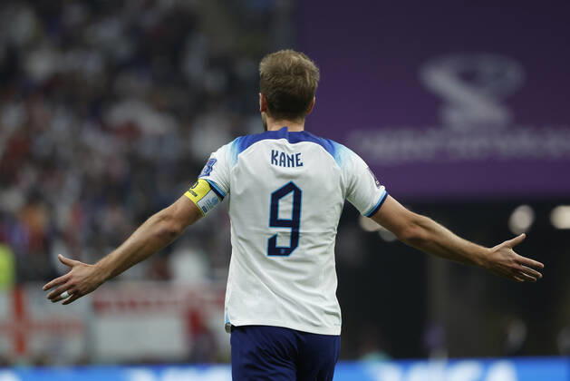 Sport Bilder des Tages Harry Kane of England reacts during the FIFA World Cup, WM, Weltmeisterschaft, Fussball quarters finals soccer match between England and France at Al Bayt stadium in Al Khor, Qatar, 10 December 2022. World Cup 2022: England vs. France !ACHTUNG: NUR REDAKTIONELLE NUTZUNG!  Copyright: xJuanjoxMartinx GR6190 20221210-13d276e384979650703519e52ca9550b4c19519f