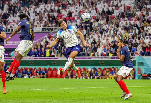 England v France 2022 FIFA World Cup, WM, Weltmeisterschaft, Fussball 10 12 2022. Quarter-finals Harry Maguire (6) of England heads towards goal during the 2022 FIFA World Cup quarter final match between England and France at Al Bayt Stadium, Al Khor, Qatar on 10 December 2022. Editorial use only , Copyright: xNigelxKeenex PSI-16540-0032