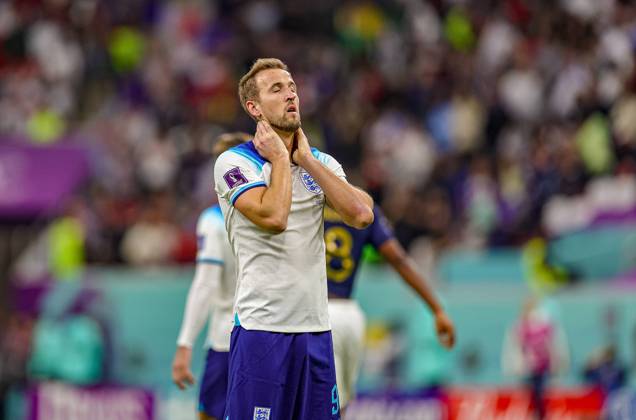 England v France 2022 FIFA World Cup, WM, Weltmeisterschaft, Fussball 10 12 2022. Quarter-finals Harry Kane (9) of England shows his disappointment at full time during the 2022 FIFA World Cup quarter final match between England and France at Al Bayt Stadium, Al Khor, Qatar on 10 December 2022. Editorial use only , Copyright: xNigelxKeenex PSI-16540-0039