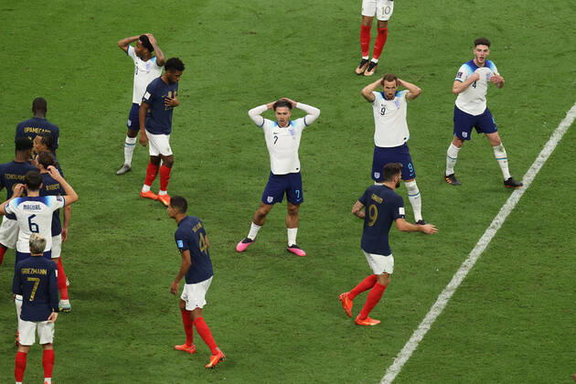England v France : FIFA World Cup, WM, Weltmeisterschaft, Fussball 10 December 2022, Al Kohr - FIFA World Cup Qatar 2022 - Quarter-Finals - England v France - Jack Grealish, Harry Kane and Decland Rice react to a late missed chance - Photo: Charlotte Wilson Offside. Al Kohr Qatar Copyright: xCharlottexWilsonx xOffsidexOffside