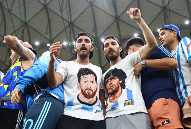 Doha, Qatar, 13th December 2022. Argentina fans during the FIFA World Cup, WM, Weltmeisterschaft, Fussball 2022 match at Lusail Stadium, Doha. Picture credit should read: David Klein Sportimage EDITORIAL USE ONLY. No use with unauthorised audio, video, data, fixture lists, club league logos or live services. Online in-match use limited to 120 images, no video emulation. No use in betting, games or single club league player publications. SPI-2097-0014