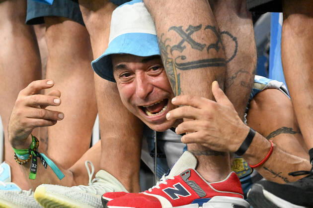 Sport Themen der Woche KW50 Sport Bilder des Tages DOHA (QATAR), 12 13 2022 - WORLD CUP ARGENTINA vs CROATIA - Excited crowd after the Argentine victory in the Match between the teams of Argentina vs Croatia, for the semifinal of the World Cup Qatar 2022 Fifa, at Lusail Stadium, in Doha, this Tuesday (13). Photo by Alexandre Brum Ag. Frame ( SPP) Copyright: x xSPPx spp-en--81281