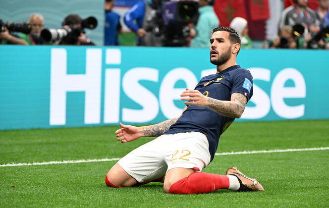 Fussball, Herren, Saison 2022 23, WM in Katar, Halblfinale, Frankreich - Marokko im Al-Bayt Stadium in Al-Khor, Theo Hernandez (Frankreich), Jubel nach Tor zum 1:0, 14.12. 2022, Copyright: xMatthiasxKochx