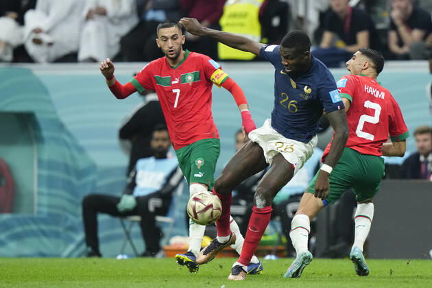 France v Morocco: Semi Final - FIFA World Cup, WM, Weltmeisterschaft, Fussball Qatar 2022 Marcus Thuram centre-forward of France and Borussia Monchengladbach and Achraf Hakimi right-back of Morocco and Paris Saint-Germain compete for the ball during the FIFA World Cup Qatar 2022 semi final match between France and Morocco at Al Bayt Stadium on December 14, 2022 in Al Khor, Qatar. Al Khor Qatar Copyright: xJosexBretonx originalFilename:breton-francevm221214_npjj9