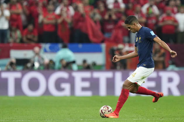 France v Morocco: Semi Final - FIFA World Cup, WM, Weltmeisterschaft, Fussball Qatar 2022 Raphael Varane centre-back of France and Manchester United, ManU does passed during the FIFA World Cup Qatar 2022 semi final match between France and Morocco at Al Bayt Stadium on December 14, 2022 in Al Khor, Qatar. Al Khor Qatar Copyright: xJosexBretonx originalFilename:breton-francevm221214_npz6X