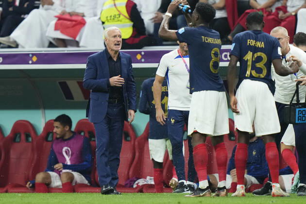 France v Morocco: Semi Final - FIFA World Cup, WM, Weltmeisterschaft, Fussball Qatar 2022 Didier Deschamps head coach of France gives instructions during the FIFA World Cup Qatar 2022 semi final match between France and Morocco at Al Bayt Stadium on December 14, 2022 in Al Khor, Qatar. Al Khor Qatar Copyright: xJosexBretonx originalFilename:breton-francevm221214_npCxp