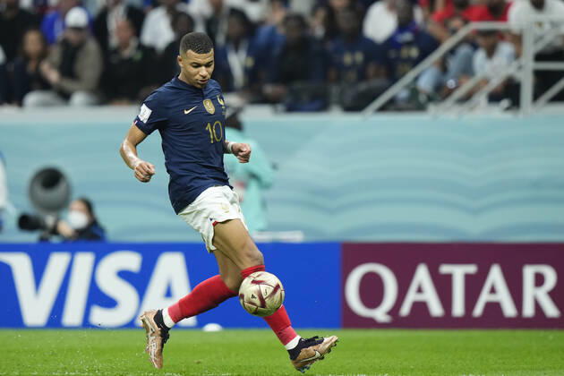 France v Morocco: Semi Final - FIFA World Cup, WM, Weltmeisterschaft, Fussball Qatar 2022 Kylian Mbappe centre-forward of France and Paris Saint-Germain controls the ball during the FIFA World Cup Qatar 2022 semi final match between France and Morocco at Al Bayt Stadium on December 14, 2022 in Al Khor, Qatar. Al Khor Qatar Copyright: xJosexBretonx originalFilename:breton-francevm221214_npVqG