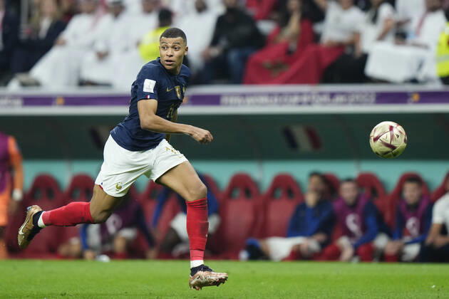 France v Morocco: Semi Final - FIFA World Cup, WM, Weltmeisterschaft, Fussball Qatar 2022 Kylian Mbappe centre-forward of France and Paris Saint-Germain runs with the ball during the FIFA World Cup Qatar 2022 semi final match between France and Morocco at Al Bayt Stadium on December 14, 2022 in Al Khor, Qatar. Al Khor Qatar Copyright: xJosexBretonx originalFilename:breton-francevm221214_npWlQ