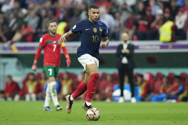 France v Morocco: Semi Final - FIFA World Cup, WM, Weltmeisterschaft, Fussball Qatar 2022 Kylian Mbappe centre-forward of France and Paris Saint-Germain runs with the ball during the FIFA World Cup Qatar 2022 semi final match between France and Morocco at Al Bayt Stadium on December 14, 2022 in Al Khor, Qatar. Al Khor Qatar Copyright: xJosexBretonx originalFilename:breton-francevm221214_np3k1