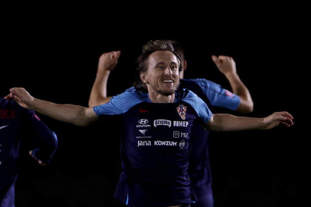 Croatia s player Luca Modric participates in his national team, Nationalteam s training session in Doha, Qatar, 15 December 2022. Croatia is to face Morocco in a FIFA World Cup, WM, Weltmeisterschaft, Fussball Qatar 2022 match for the third and fourth place on 17 December. Croatia s training session !ACHTUNG: NUR REDAKTIONELLE NUTZUNG!  Copyright: xALBERTOxESTEVEZx EVE2285 20221215-20fcfdf038a69db6e1c0558587c321c3010a4c65