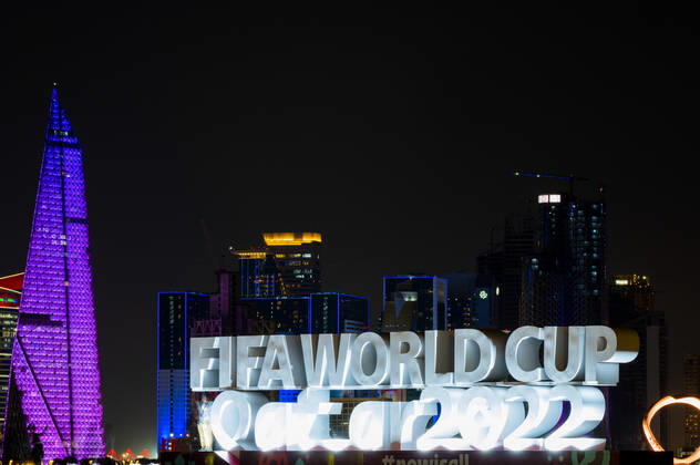 Ambiance dans la Fan Zone de La Corniche devant la Skyline de DOHA FOOTBALL : Fan Zone La Corniche - coupe du Monde Qatar 2022 - 15 12 2022 JBAutissier Panoramic
