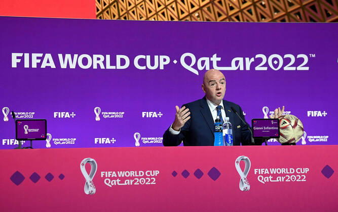 Fussball, Herren, Saison 2022 23, WM in Katar, Doha, Pressekonferenz im Medienzentrum im Qatar National Convention Centre (QNCC), FIFA-Präsident Gianni Infantino, 16.12. 2022, Copyright: xMatthiasxKochx