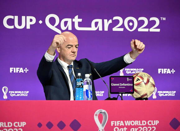 Fussball, Herren, Saison 2022 23, WM in Katar, Doha, Pressekonferenz im Medienzentrum im Qatar National Convention Centre (QNCC), FIFA-Präsident Gianni Infantino, 16.12. 2022, Copyright: xMatthiasxKochx