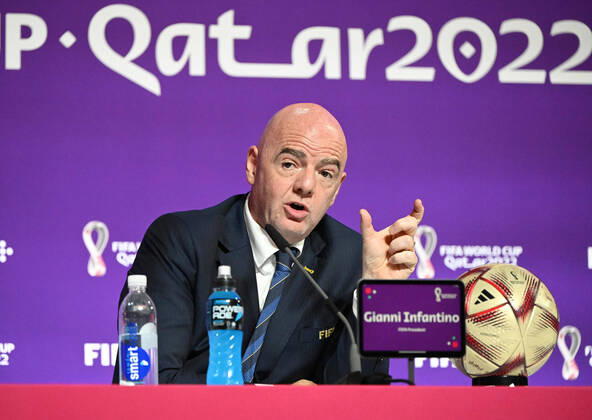 Fussball, Herren, Saison 2022 23, WM in Katar, Doha, Pressekonferenz im Medienzentrum im Qatar National Convention Centre (QNCC), FIFA-Präsident Gianni Infantino, 16.12. 2022, Copyright: xMatthiasxKochx