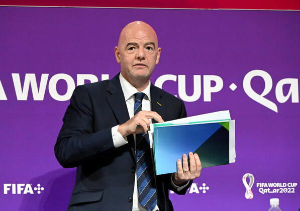 Fussball, Herren, Saison 2022 23, WM in Katar, Doha, Pressekonferenz im Medienzentrum im Qatar National Convention Centre (QNCC), FIFA-Präsident Gianni Infantino, 16.12. 2022, Copyright: xMatthiasxKochx