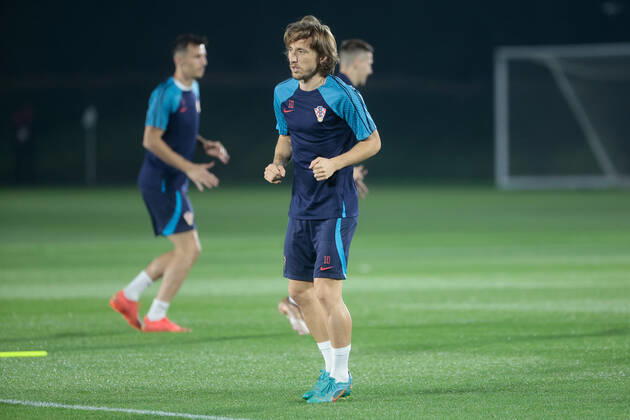 Croatia s soccer player Luca Modric participates in his national team, Nationalteam s training session in Doha, Qatar, 16 December 2022. Croatia is to face Morocco on 17 December in a match for the 3rd and 4th place in the FIFA World Cup, WM, Weltmeisterschaft, Fussball 2022. Croatia s trainning session !ACHTUNG: NUR REDAKTIONELLE NUTZUNG!  Copyright: xJUANxIGNACIOxRONCORONIx EVE2307 20221216-36a5a6993cb92282e276f49d9c4313c450bbe9a9