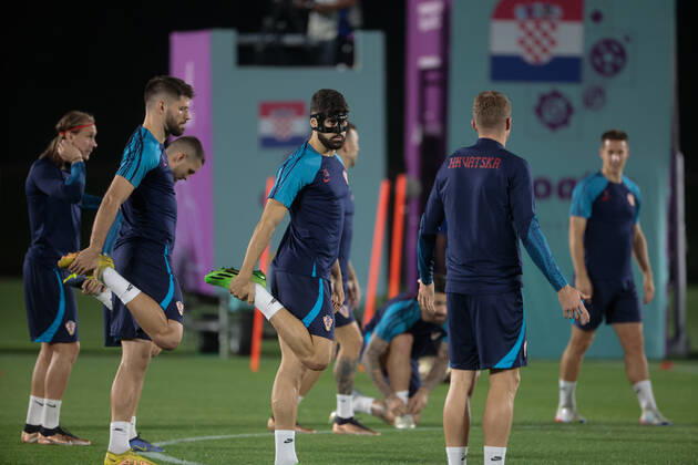 Croatia s players participate in their national team, Nationalteam s training session in Doha, Qatar, 16 December 2022. Croatia is to face Morocco on 17 December in a match for the 3rd and 4th place in the FIFA World Cup, WM, Weltmeisterschaft, Fussball 2022. Croatia s trainning session !ACHTUNG: NUR REDAKTIONELLE NUTZUNG!  Copyright: xJUANxIGNACIOxRONCORONIx EVE2317 20221216-5d07c11f554b5e551d75e5a280d792e757c40ff5
